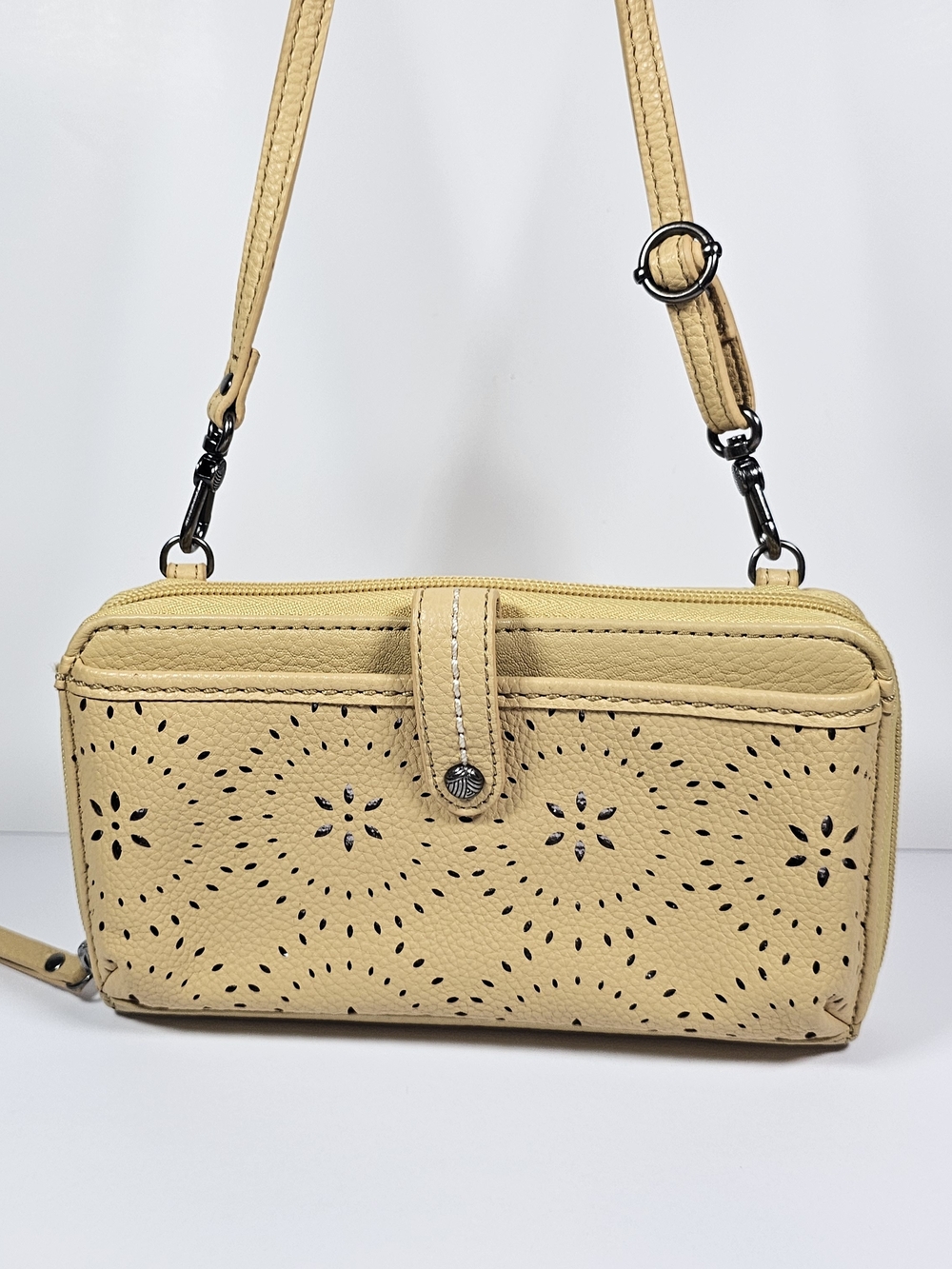 The Sak Iris Large Leather Smartphone Crossbody Wallet